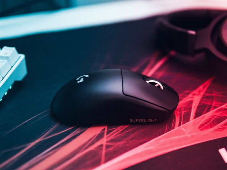Comparing Wired and Wireless Gaming Mice: Which Is Better?